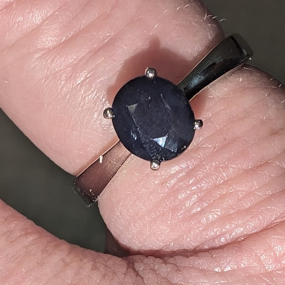 925 Sterling Silver Sapphire Ring larger than a 7 - Picture 5 of 10